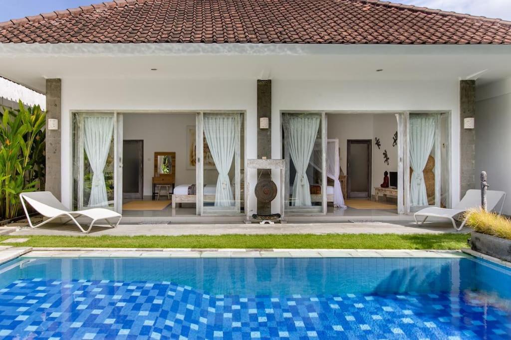 Dharma 2 Bedrooms In Villa Seminyak (Bali)
